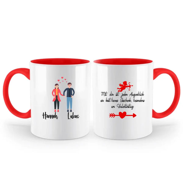 Personalisierte Tasse für Paare und Valentinstagsgeschenk - Liebevolles Paar hält Hände in Liebe - Exklusive Geschenkidee - printpod.de