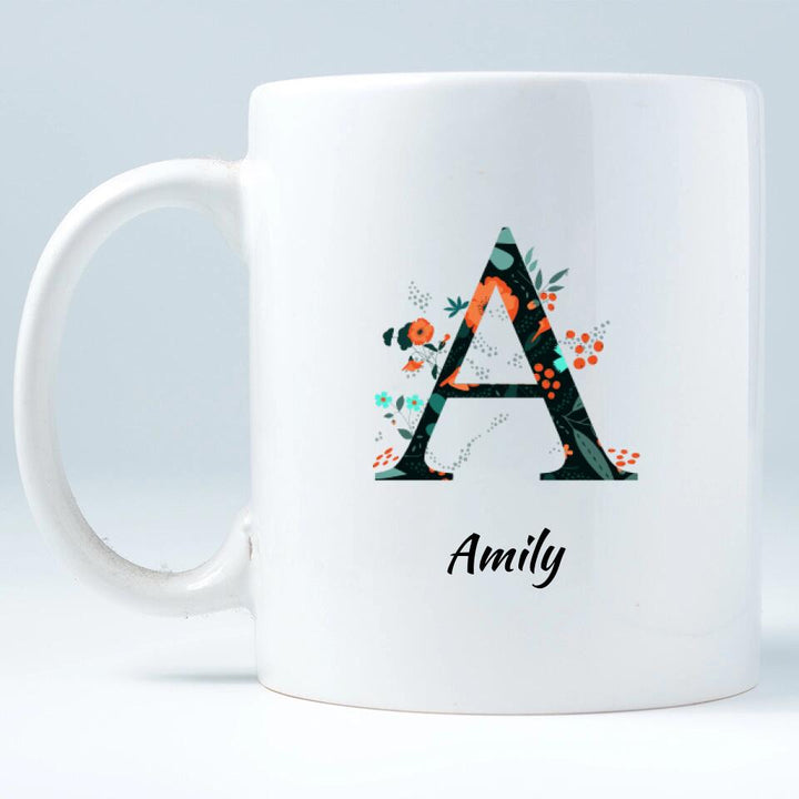 Name Letter Mug - Blumenmuster flachen floralen Hintergrund schwarz und orange - printpod.de