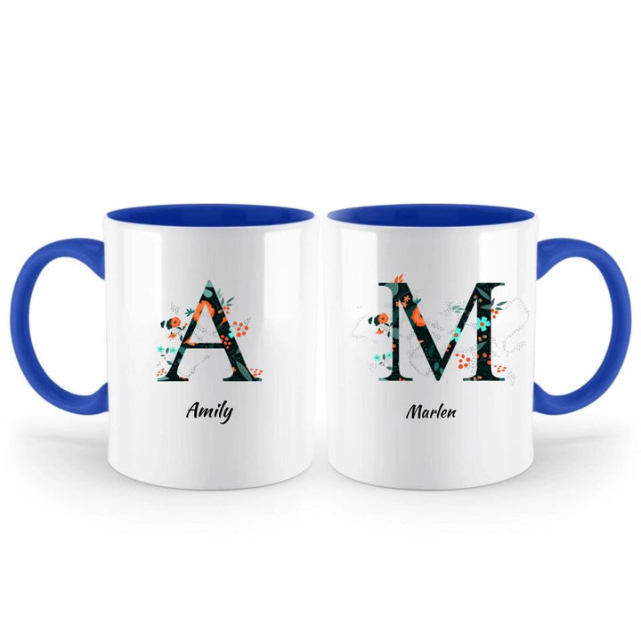 Name Letter Mug - Blumenmuster flachen floralen Hintergrund schwarz und orange - printpod.de