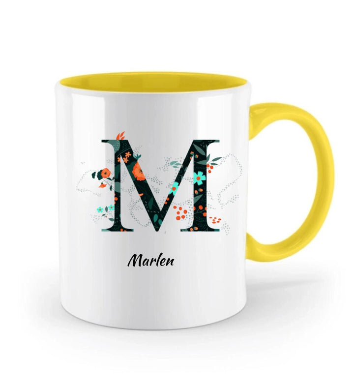 Name Letter Mug - Blumenmuster flachen floralen Hintergrund schwarz und orange - printpod.de